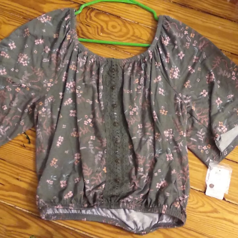 T-shirt/blouse
